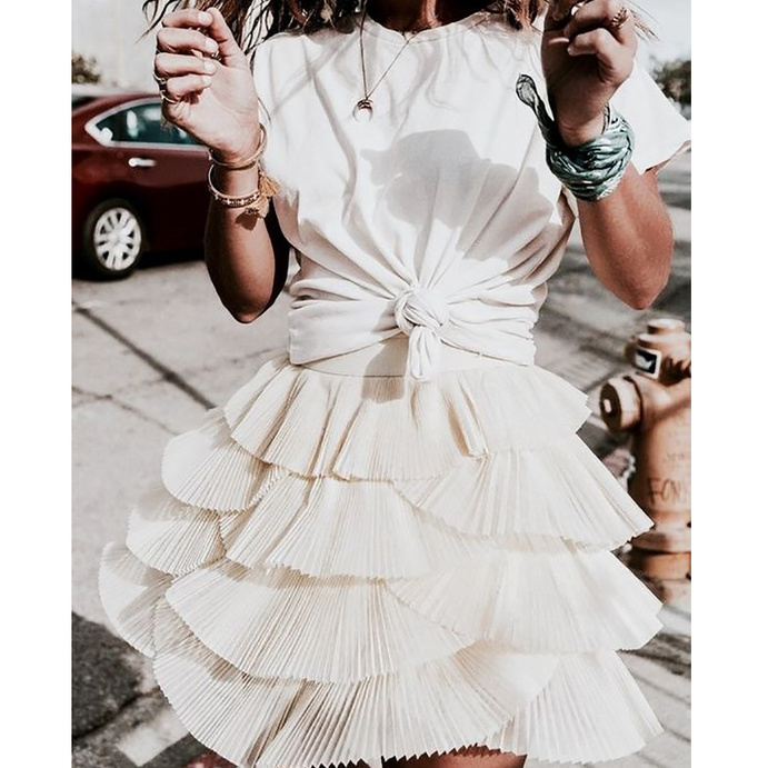 افكار تنسيق ازياء بتصميم الكشكش لإطلالة جذابة موضة صيف 2020!   