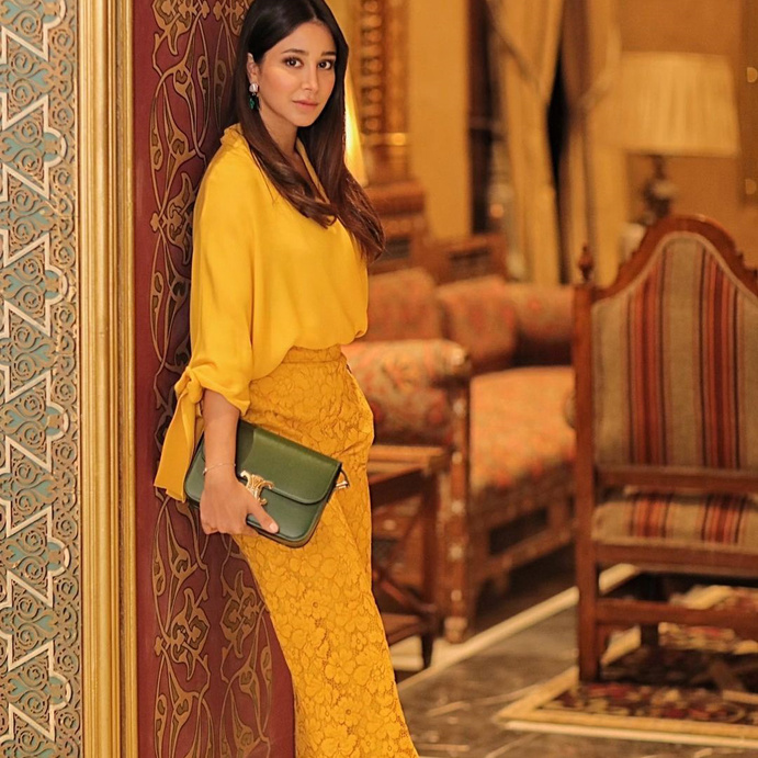 صور اجمل اطلالات اسيل عمران بازياء من اللون الاصفر موضة هذا الموسم