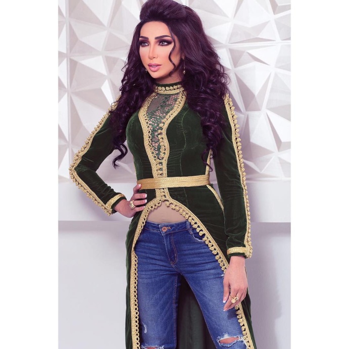 جلسات تصوير غريبة للنجمات