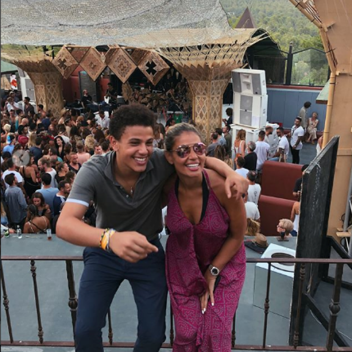 زينة عاشور وابنها