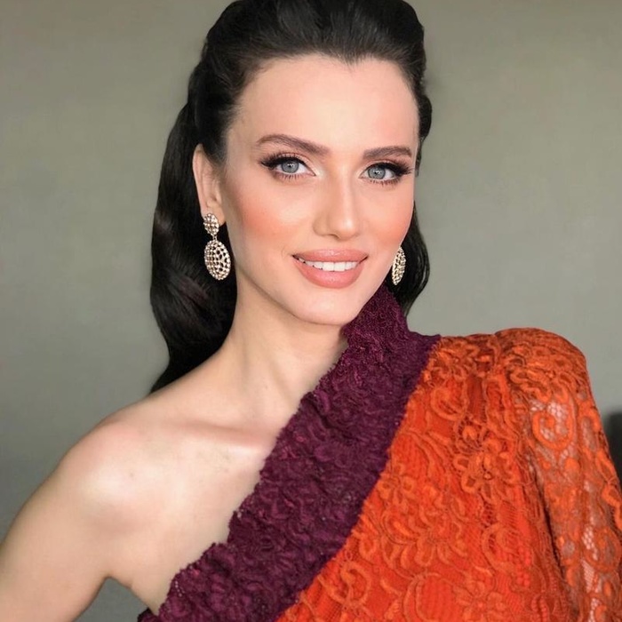 إيمان الباني