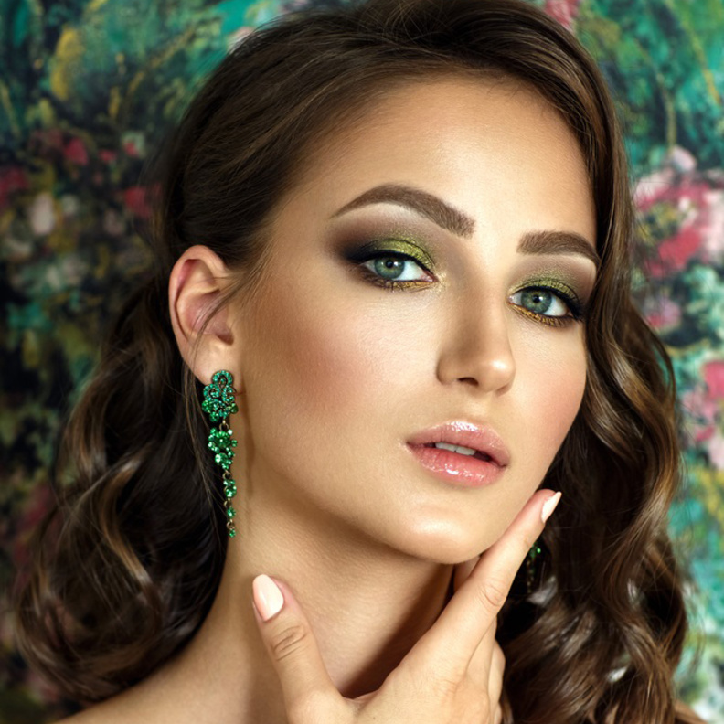 الألوان الخضراء مع الترابية