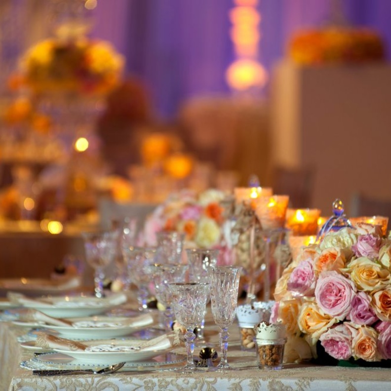 تفاصيل مميزة من أعراس مركز دبي التجاري العالمي.