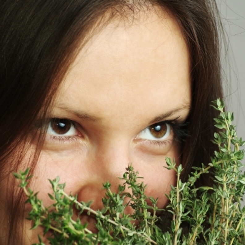 الروزماري أفضل أنواع الأعشاب للشعر