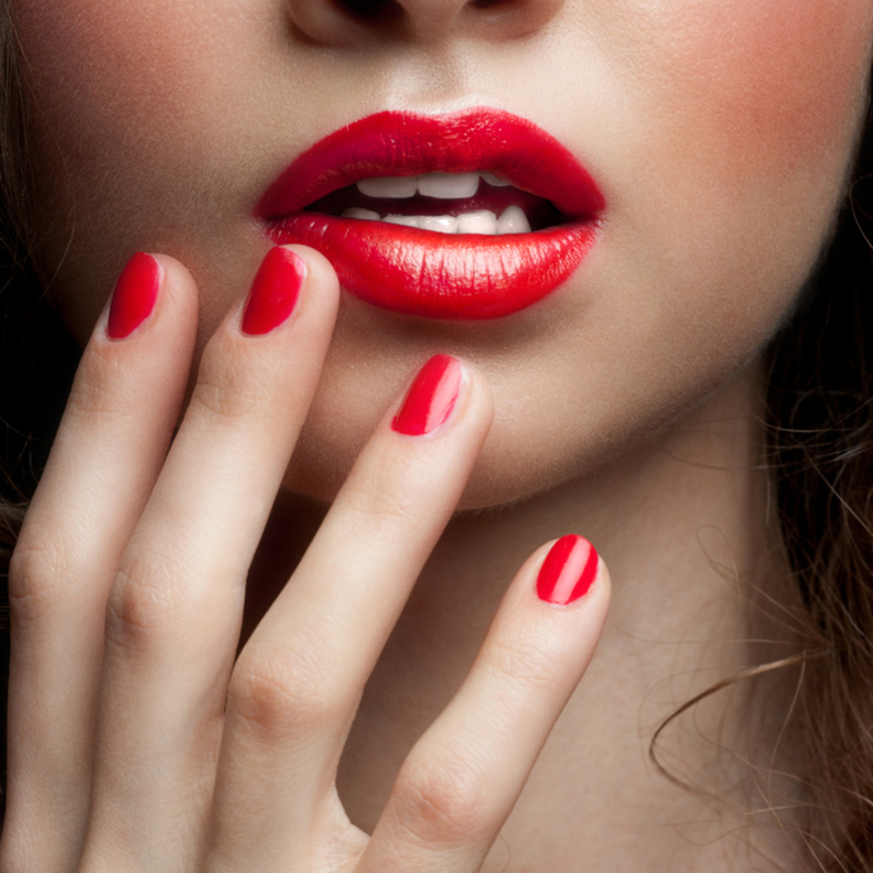 دمج ألوان الروج الحمراء