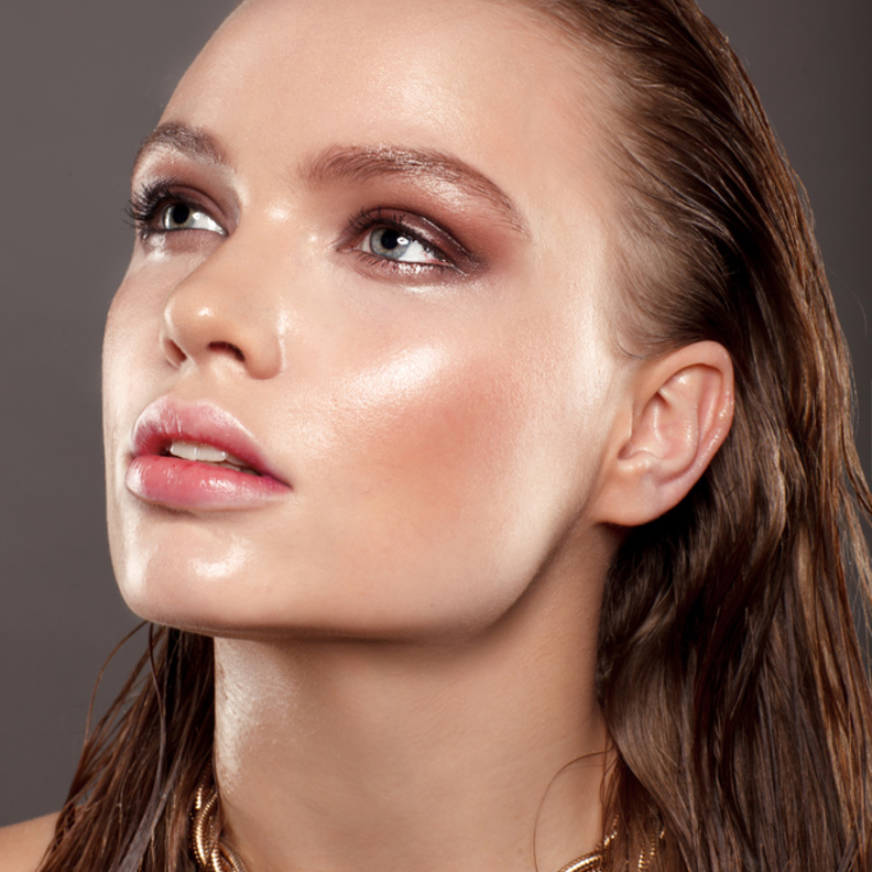 تأكدي من حصولك على بشرة لامعة وبرونزية