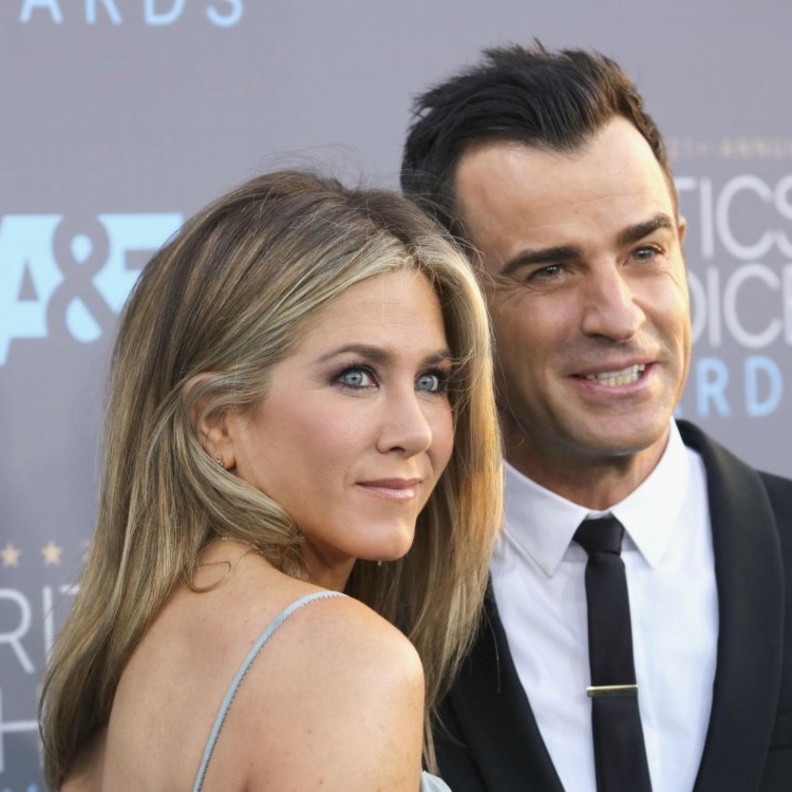 جينيفر أنستون (Jennifer Aniston) وجاستون ثيروكس (Justin Theroux) انفصلا سرا
