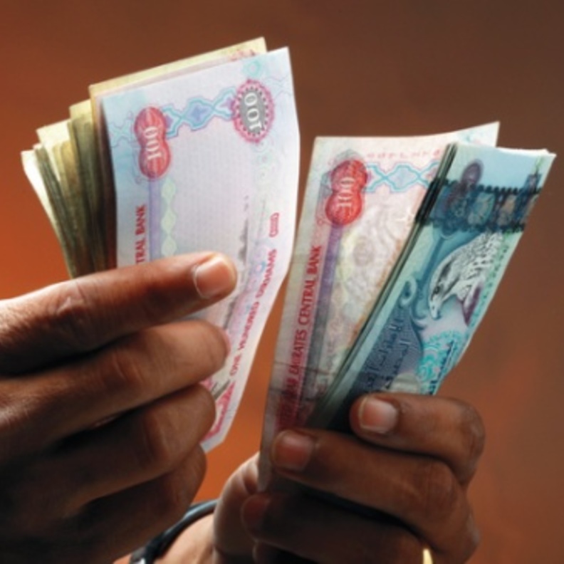 المتهمة أنفقت على حبيبها وشقيقه ببذخ شديد