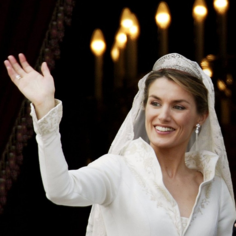 ليتيزيا أورتيز ترتدي مجوهرات ملكية أسبانية في حفل زفافها