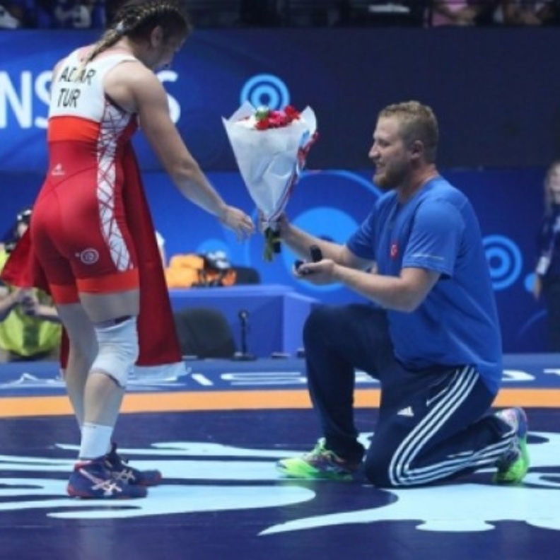 المصارعة التركية فازت بالميدالية الذهبية في باريس