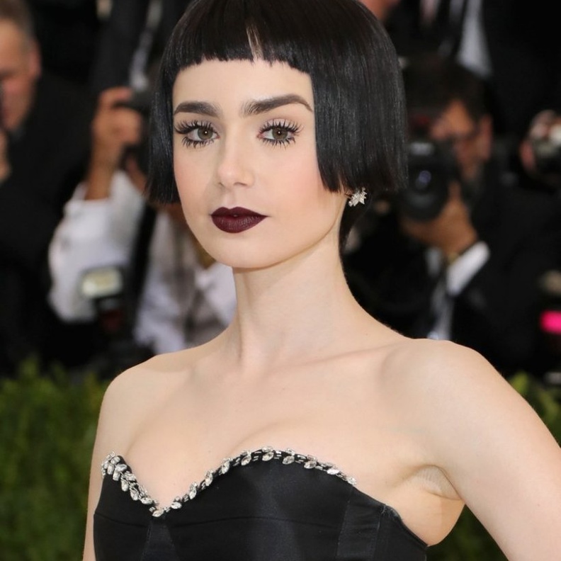 الوان احمر الشفاه الأحمر المائل الى البرتقالي على خطى كيندال جينرJenner kendall.