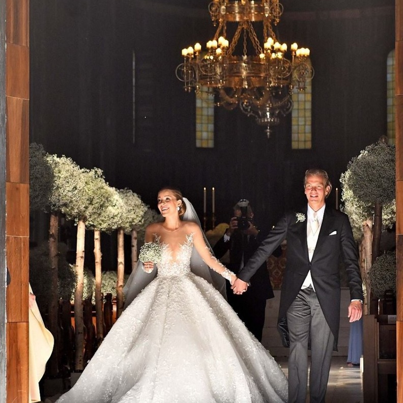 تكلفة فستان العروس بلغت 700 الف استرليني