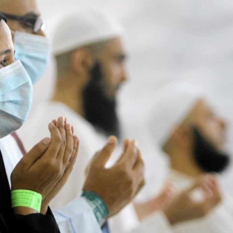 غسل اليدين مهم قبل وبعد إرتداء الكمامات