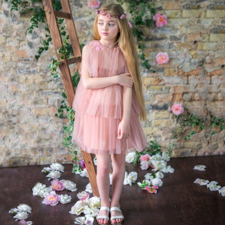 موديلات ازياء اطفال فاخرة للمناسبات الرسمية!