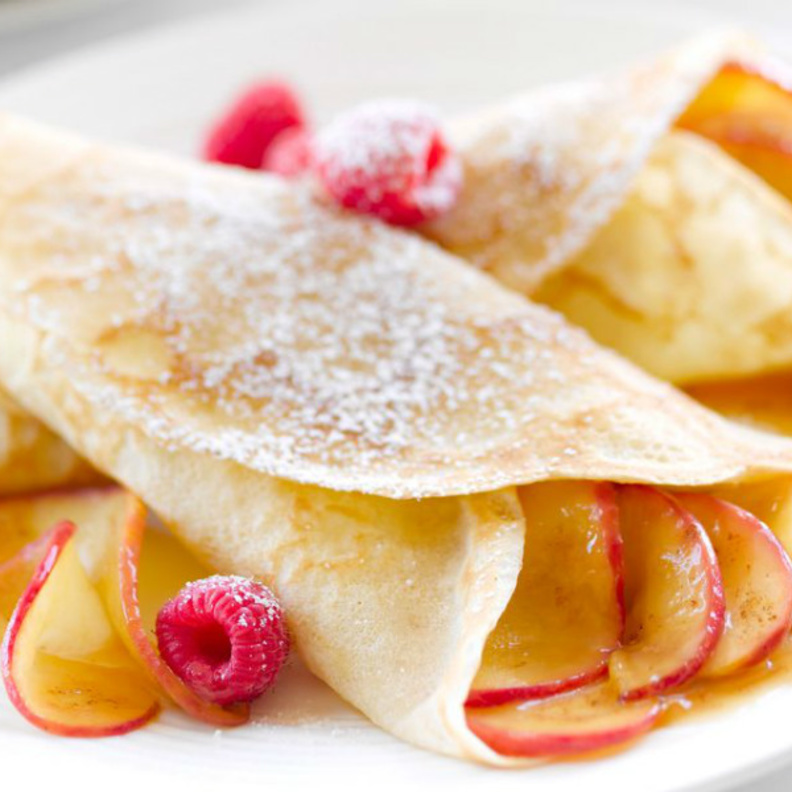  تحضير كافة مكونات الكريب الجافة والسائلة