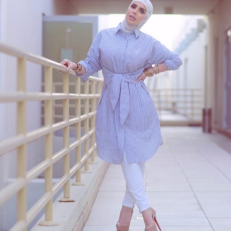 عبايات عصرية مع الأكمام الواسعة والمريحة