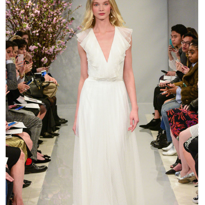 فستان زفاف مشكوك بالشواروفسكي