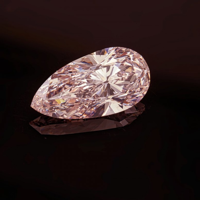 قطعة الألماس الزهريّ التي باتت تُعرف بـ زهرة الشرق(LA ROSA ORIENTALE)