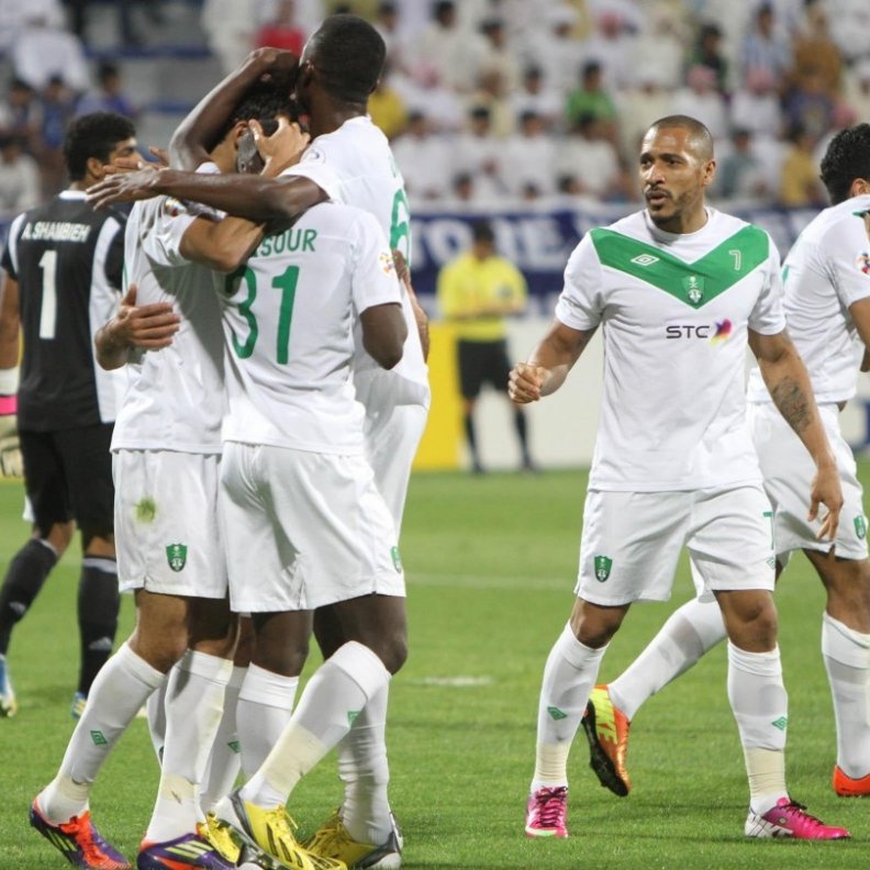 فريق الأهلي السعودي في المركز التاني