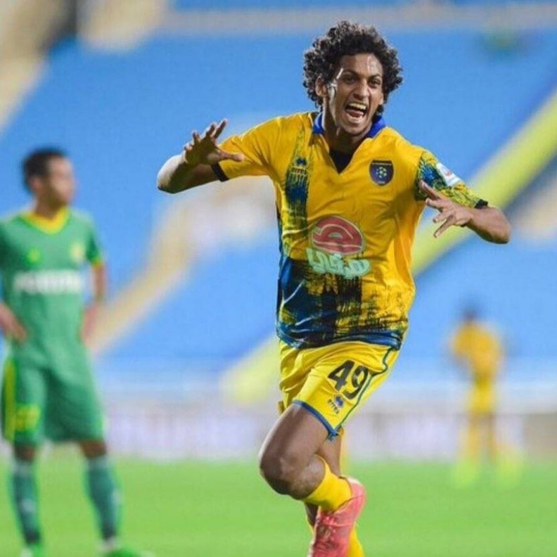 النادي الأهلي يضم اللاعب أحمد الزين