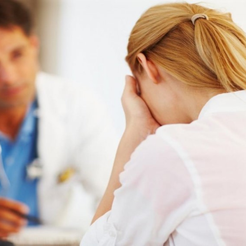 اعراض الاجهاض في الاسبوع الاول من الحمل بدون نزيف 