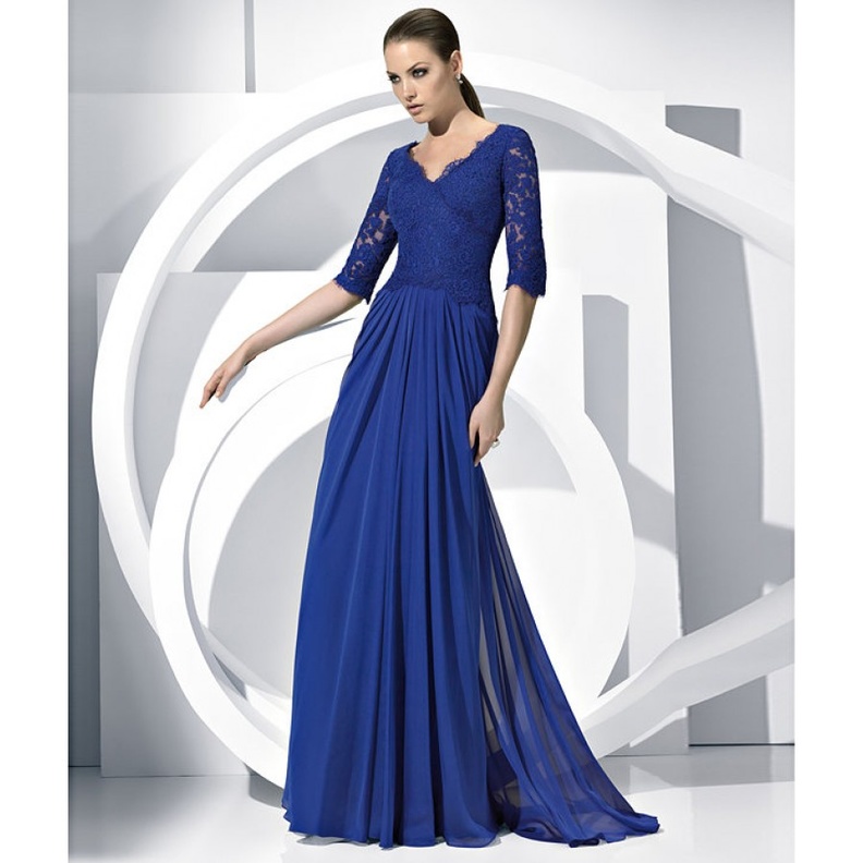 الفستان الازرق يليق بأم العروسة