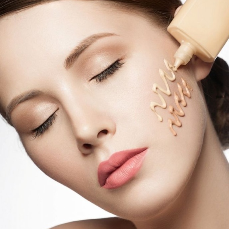 كريم الاساس يساعدك في اخفاء الشوائب