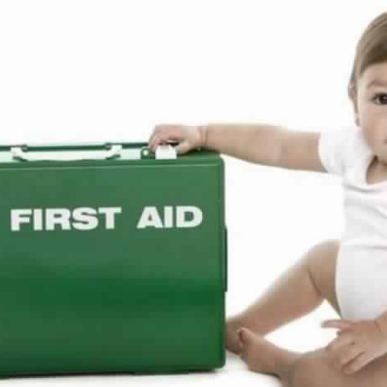 طرق الاسعافات الاولية للاطفال الرضع في المنزل