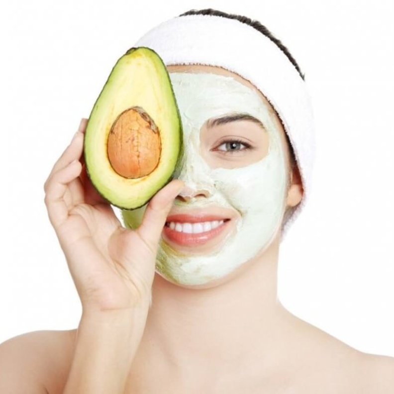 بشرتك نضرة وفاتحة قبل الزفاف عن طريق الوصفات الطبيعية