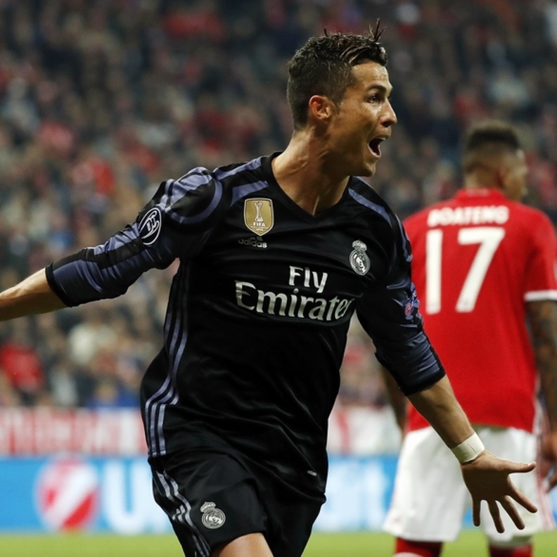 اللاعب البرتغالي كريستيانو رونالدو نجم ريال مدريد الاسباني كسر الأرقام القياسية