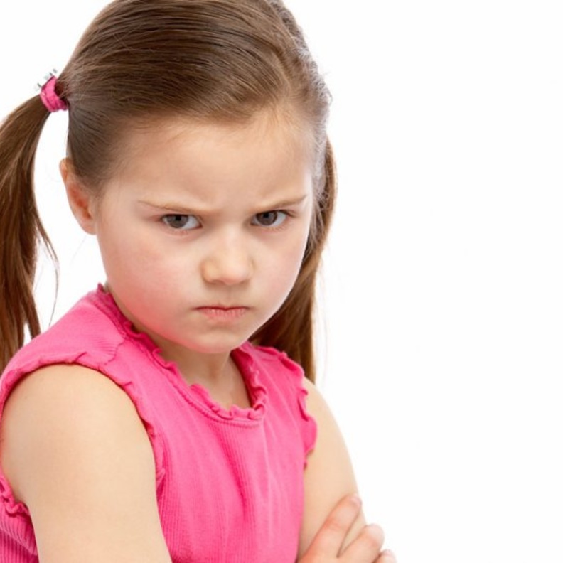 كيفية التعامل مع الطفل متقلب المزاج 