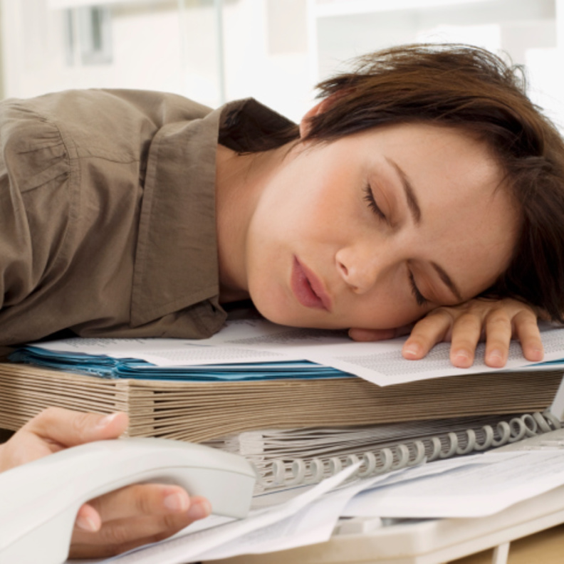 التعب المفاجئ ينتج عن قلة النوم