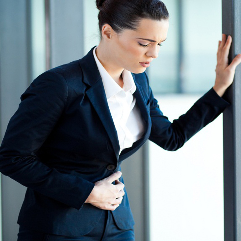 التغيير في العادات الغذائية يسبب ألم المعدة في رمضان