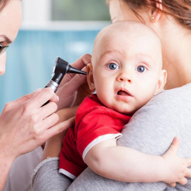 علامات التهاب الاذن عند الاطفال