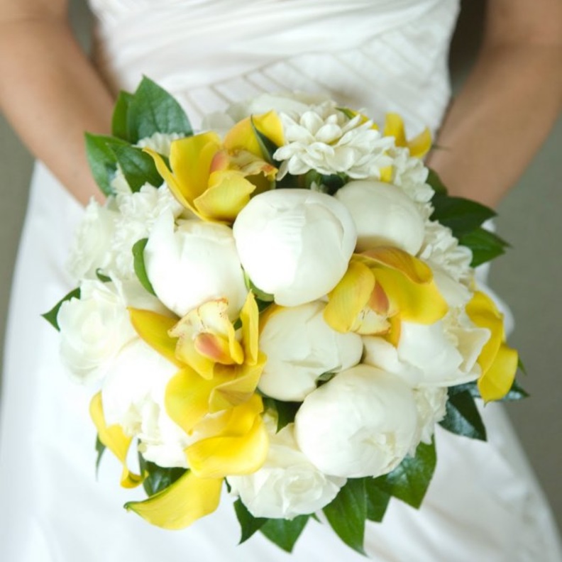 اللون الاصفر يناسب الاعراس الصيفية