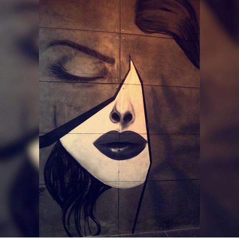 من لوحات الفنانة التشكيلية نوران اليافعي