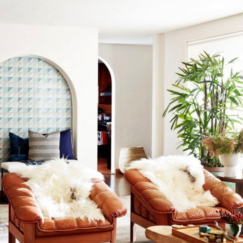 تصاميم الكنب تجمع المودرن بالكلاسيكي في منزل سيلينا غوميز Selena Gomez