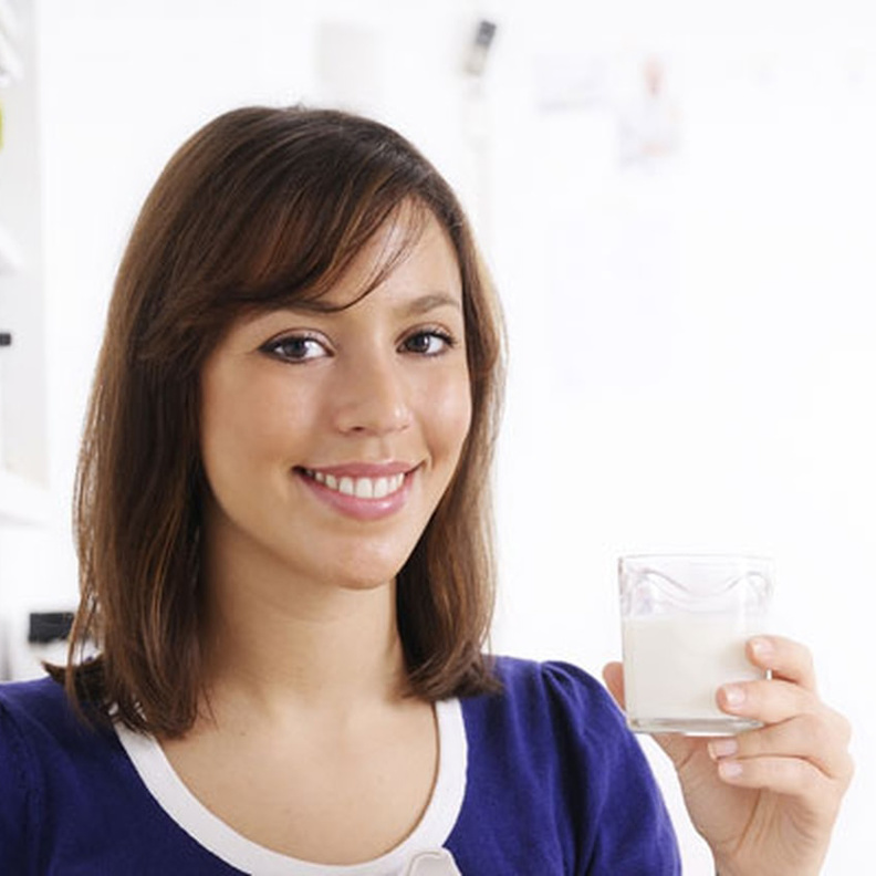 الحليب من أهم الأطعمة التي تقوي العظام