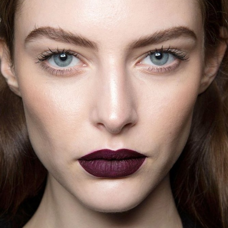 الشفاه البنفسجية صيحة الموسم القادم