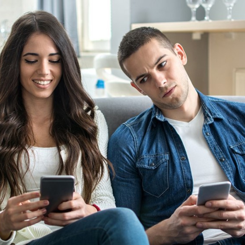 الرجال الذين ينتمون الى ابراج الثور الاسد الميزان والعقرب هم الاكثر غيرة على شريكتهم