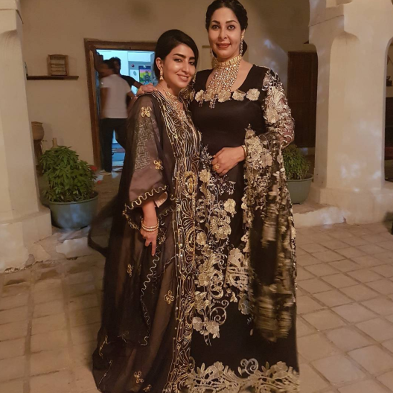 فاطمة الصفي وشجون الهاجري وفرح الصراف في مسلسل "كان في كل زمان"