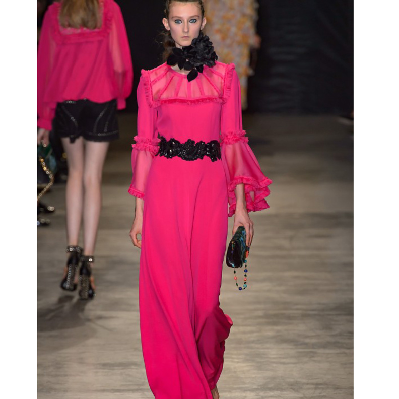 فستان بقماش الشّيفون من دار فالنتينو