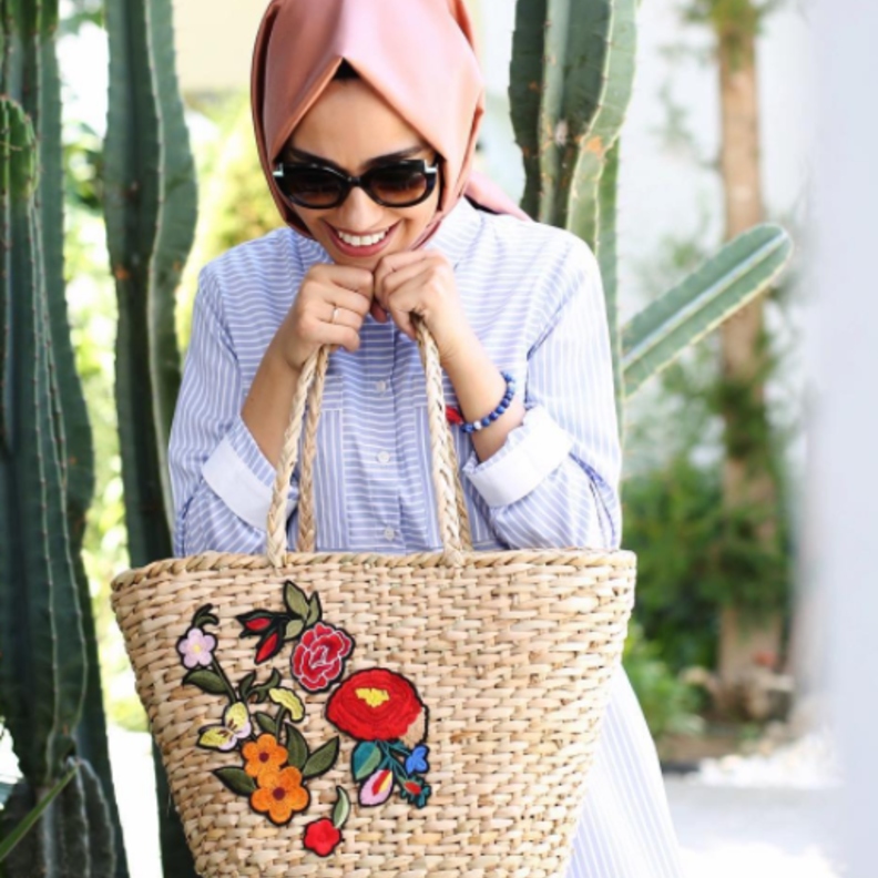 من أجمل الالوان هو الباستيل الاصفر الفاتح