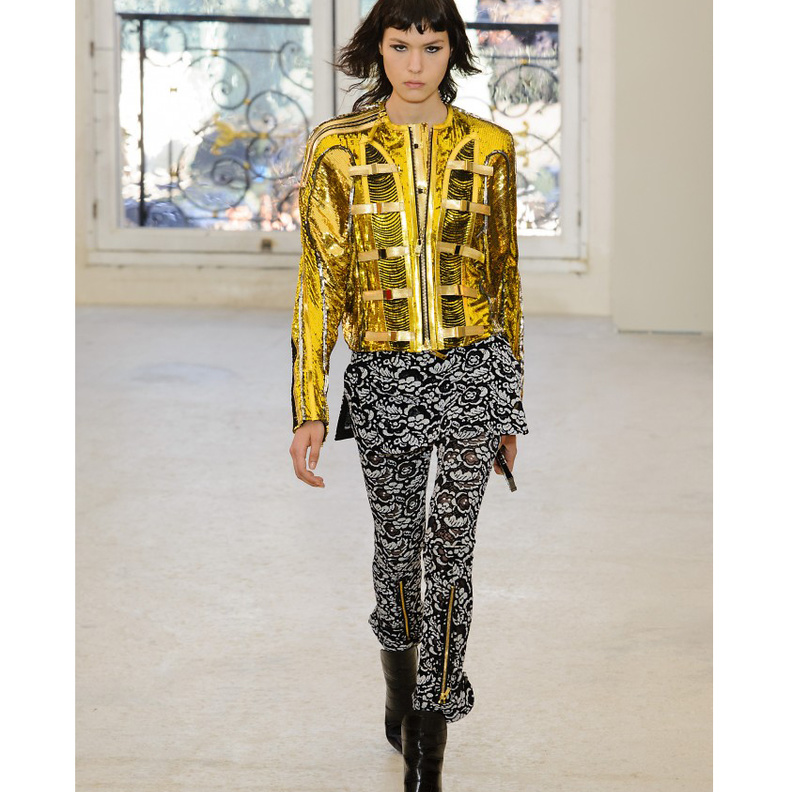 جاكيت ذهبي من لوي فيتون