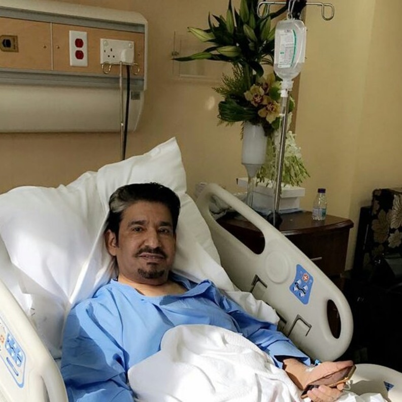  عبدالله السدحان على السرير الأبيض