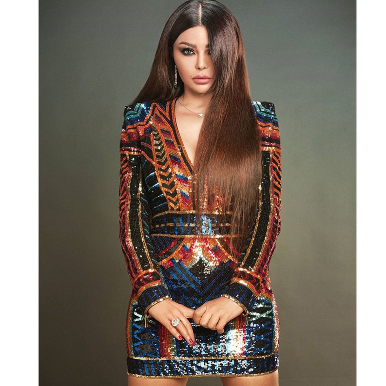 الالوان مع الجينز في اطلالة صيفية