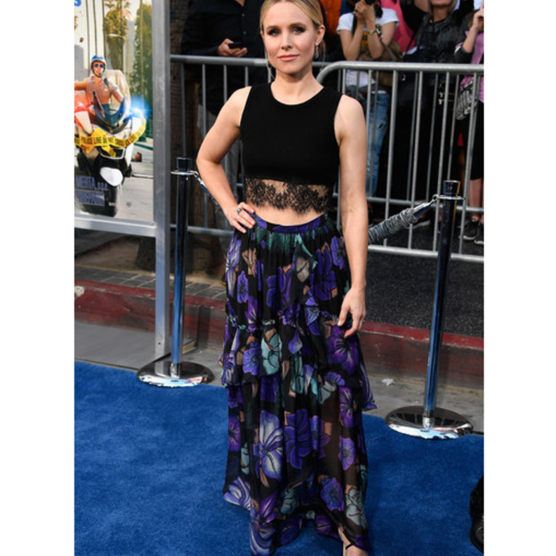 كريستن بيل في تنورة من Alberta Ferretti