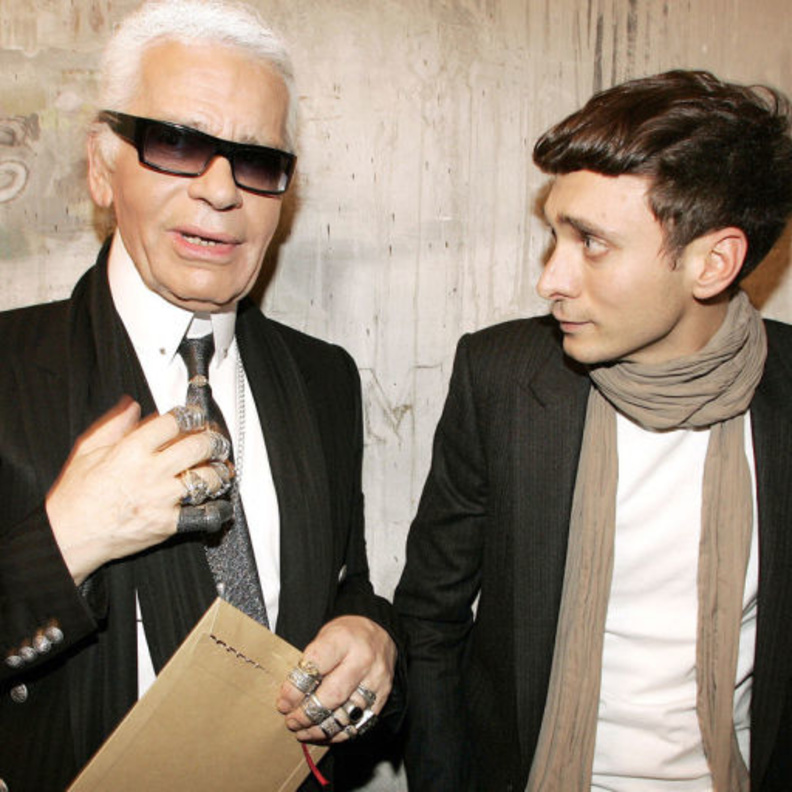 هادي سليمان مع كارل لاغرفيلد في عرض ديور عام ٢٠١٥