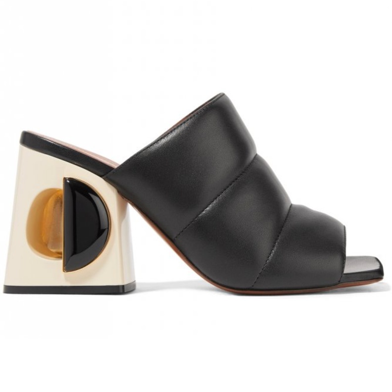 صندل من دولتشي اند غابانا مشكوك بالترتر