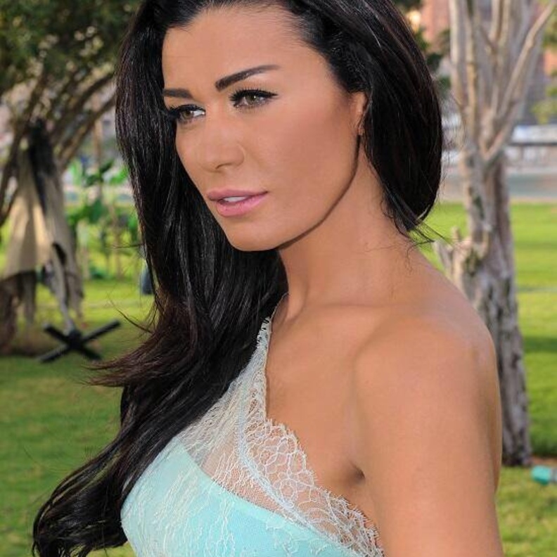 نادين الراسي في لهون وبس 3